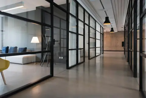 Ảnh minh họa mẫu website luật sư, bố cục toàn cảnh